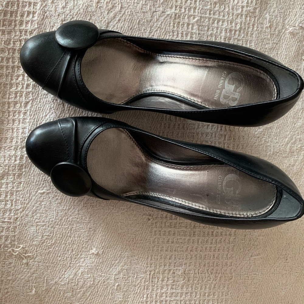 Dress shoes